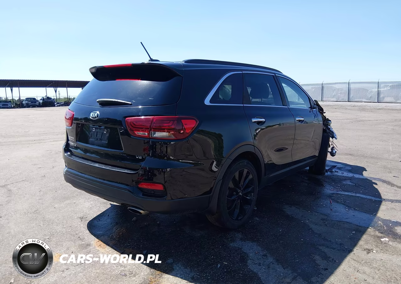 2019 Kia Sorento 3.3L S VIN:5XYPG4A59KG603988 - 4