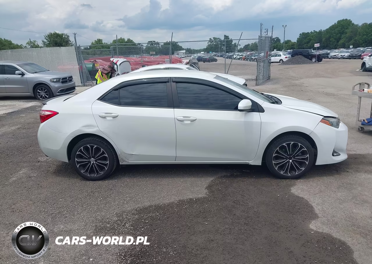 2019 Toyota Corolla Le VIN:5YFBURHE5KP883443 - 13