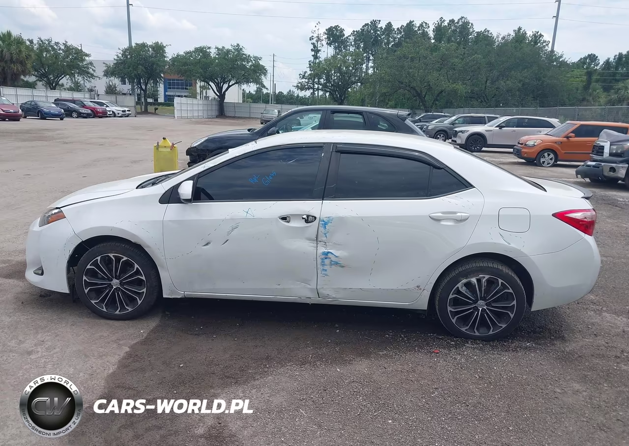 2019 Toyota Corolla Le VIN:5YFBURHE5KP883443 - 14