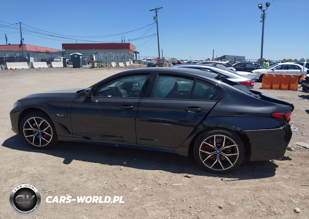 2023 BMW 530E xDrive VIN:WBA33AG06PCL90639 - 14