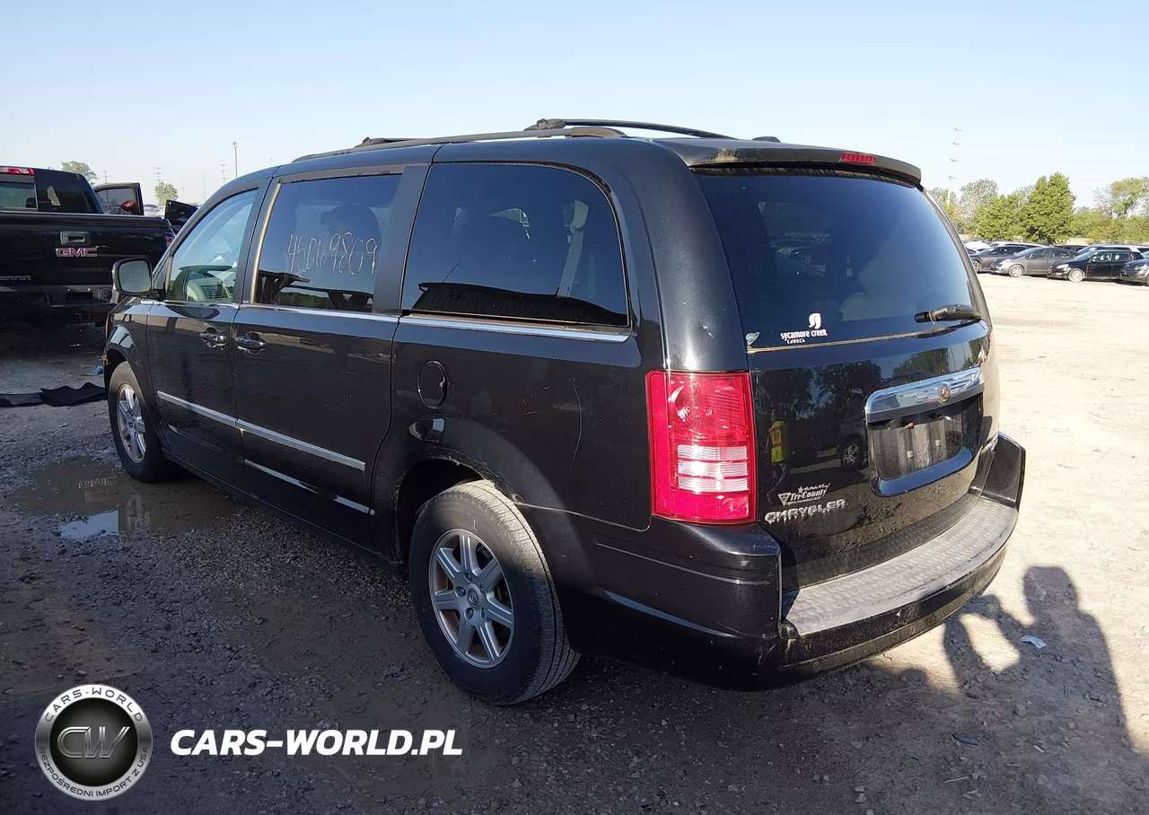 2010 Chrysler Town & Country Touring VIN:2A4RR5D17AR108999 - 3