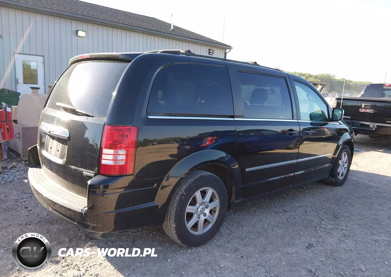 2010 Chrysler Town & Country Touring VIN:2A4RR5D17AR108999 - 4
