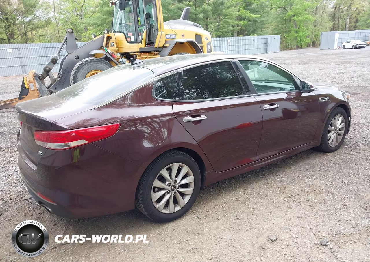 2018 Kia Optima Ex VIN:5XXGU4L37JG221367 - 4