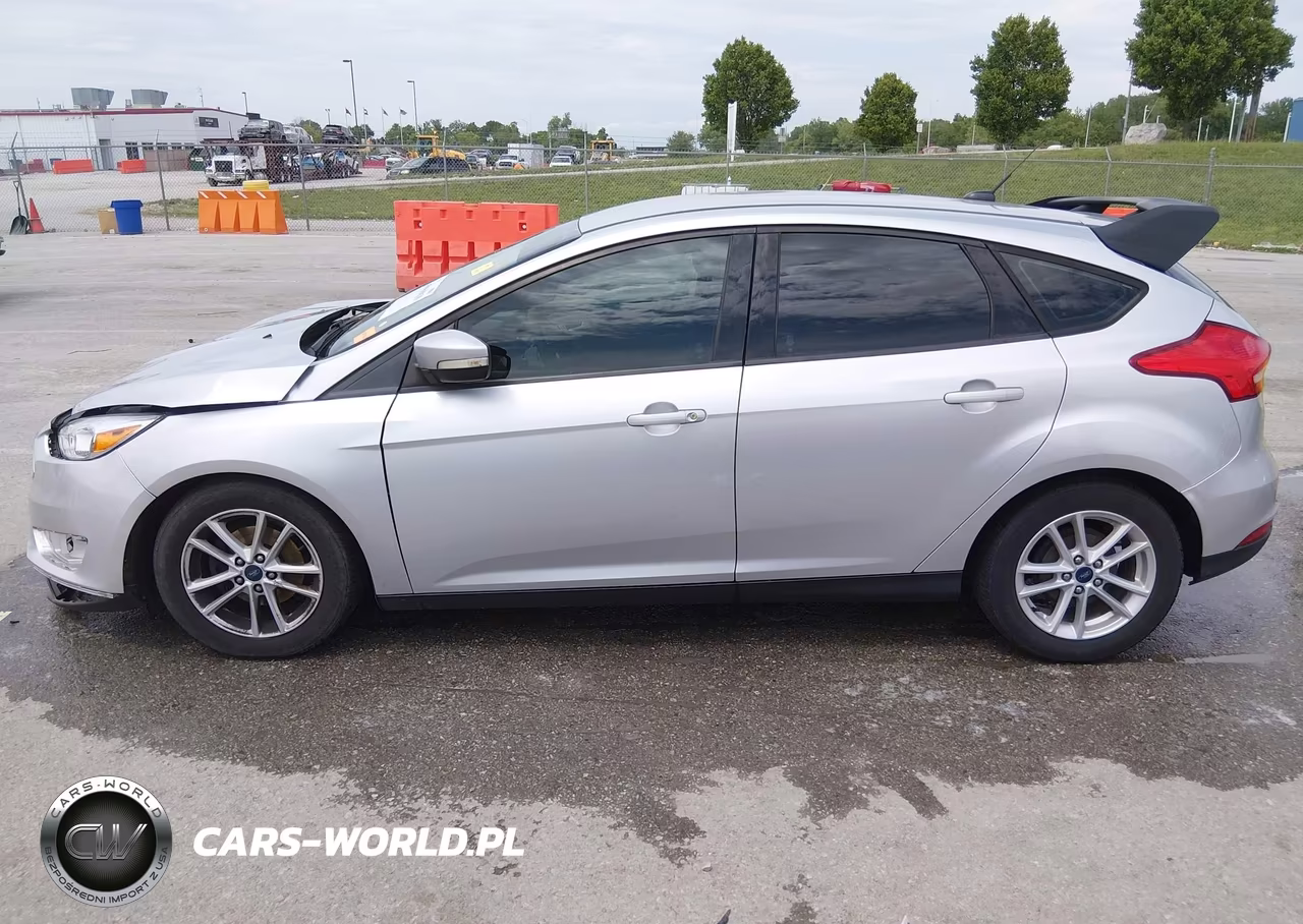 2017 Ford Focus Se VIN:1FADP3K22HL259036 - 14