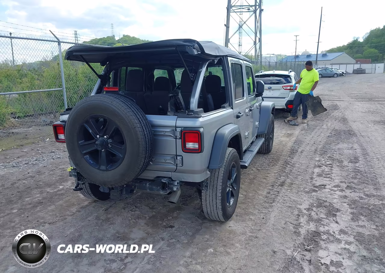 2020 Jeep Wrangler Unlimited Sport Altitude 4X4 VIN:1C4HJXDG6LW350587 - 4