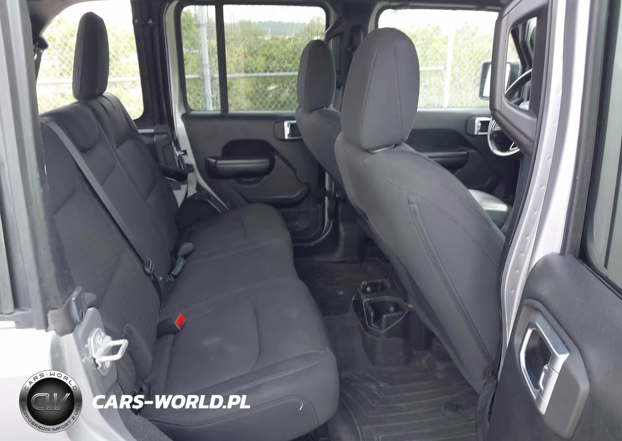 2020 Jeep Wrangler Unlimited Sport Altitude 4X4 VIN:1C4HJXDG6LW350587 - 8