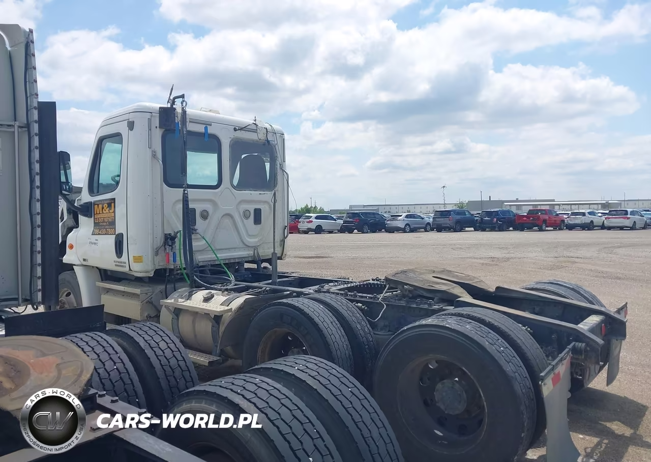 2010 Freightliner Cascadia 113 VIN:1FUJGBDVXALAN6847 - 15