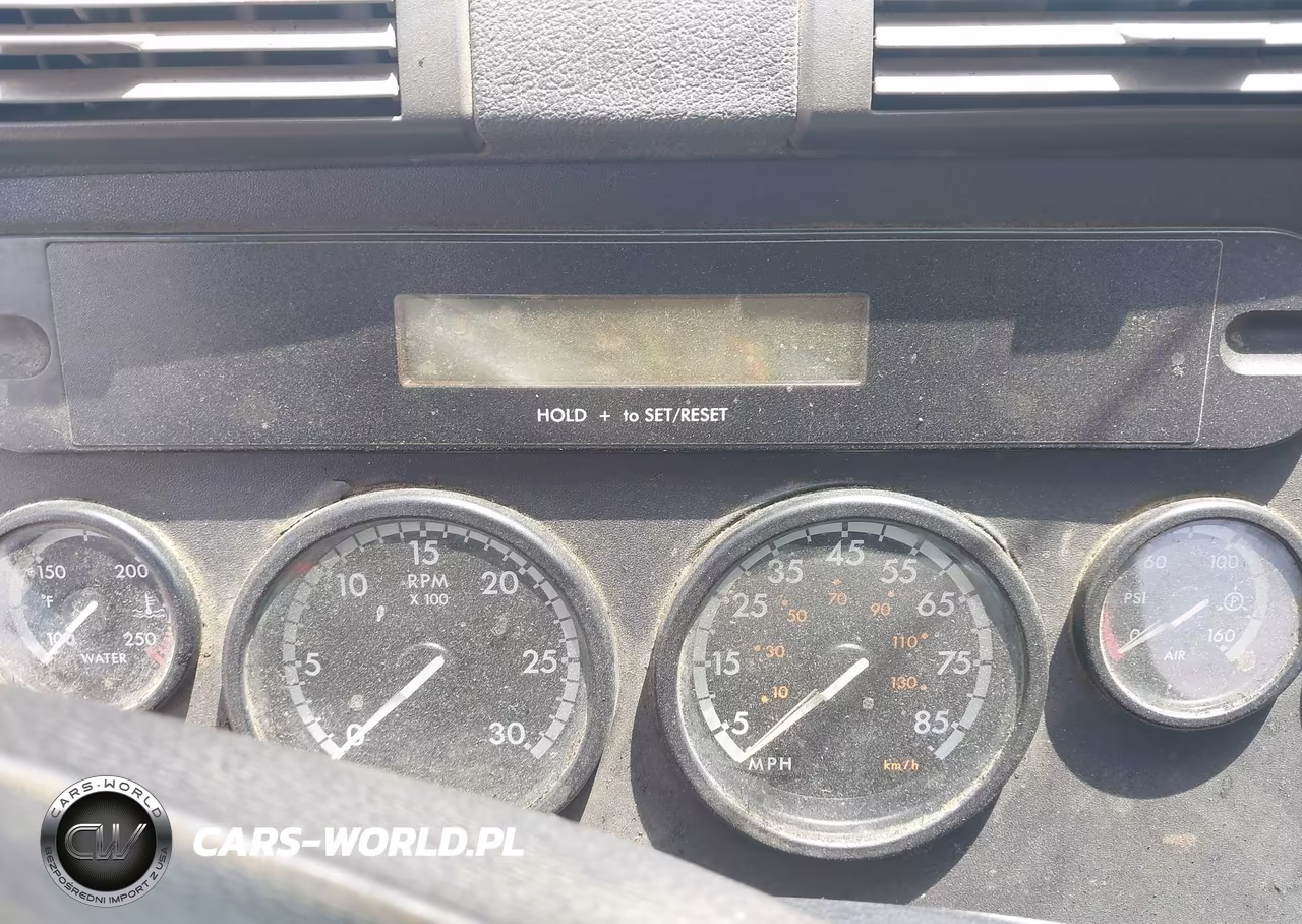 2010 Freightliner Cascadia 113 VIN:1FUJGBDVXALAN6847 - 5