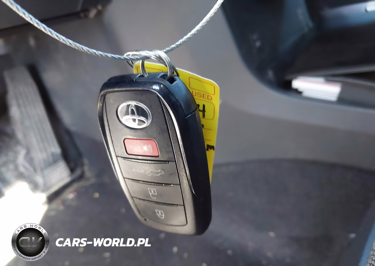2026 Toyota Bz Xle Plus VIN:JTMBCAEBXTJ012641 - 11