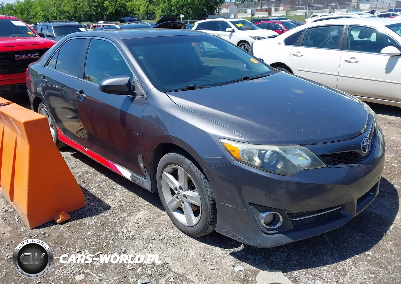 Główne zdjęcie 2014 Toyota Camry Se