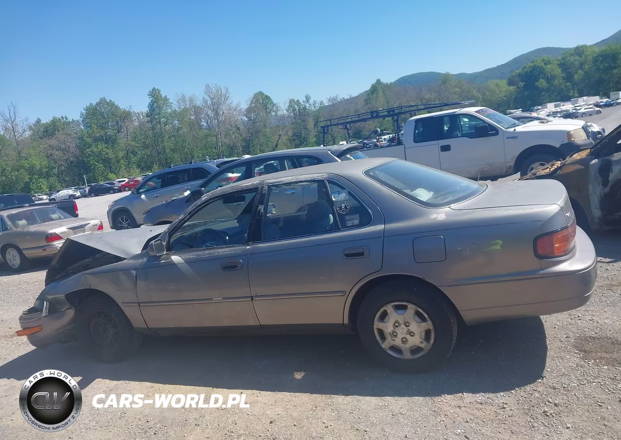 1993 Toyota Camry Le VIN:4T1SK12E9PU244634 - 15