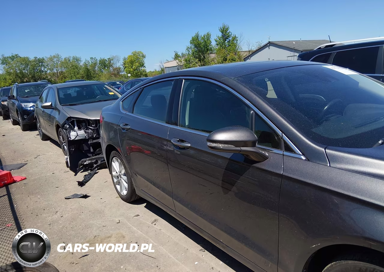 2019 Ford Fusion Energi Titanium VIN:3FA6P0SU5KR236187 - 13
