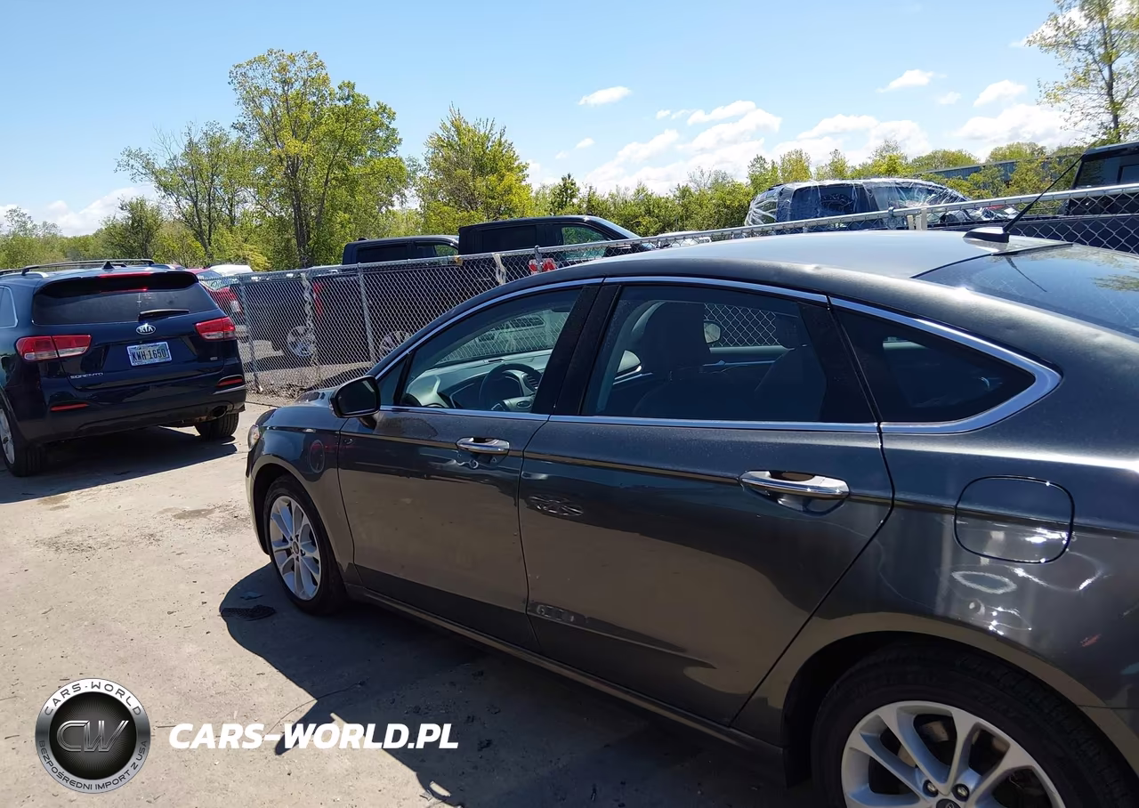 2019 Ford Fusion Energi Titanium VIN:3FA6P0SU5KR236187 - 14
