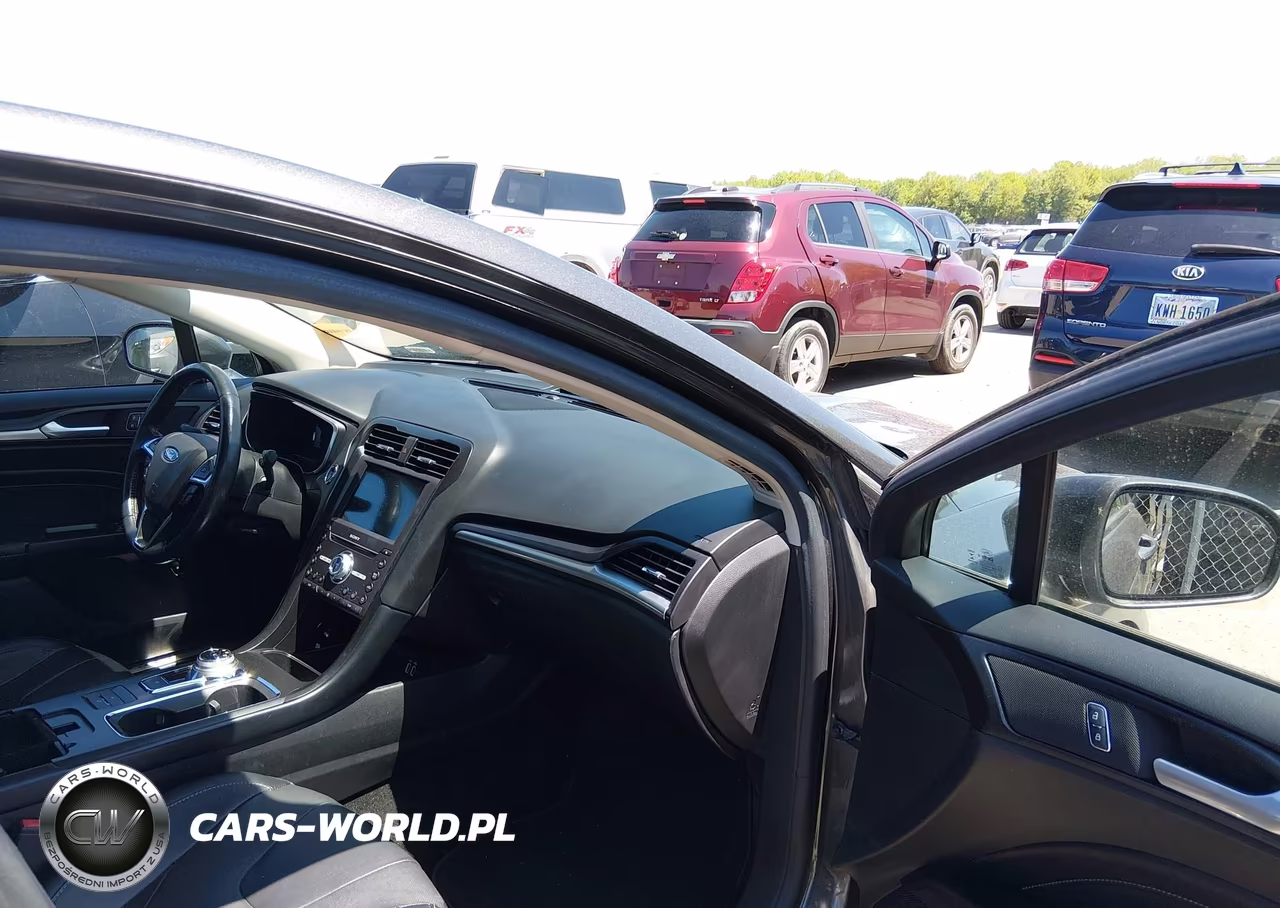 2019 Ford Fusion Energi Titanium VIN:3FA6P0SU5KR236187 - 5