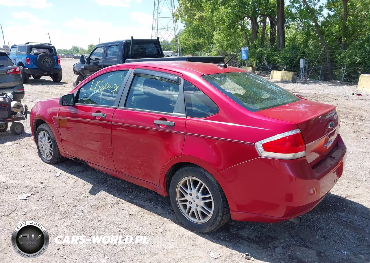 2009 Ford Focus Se VIN:1FAHP35N39W179624 - 3