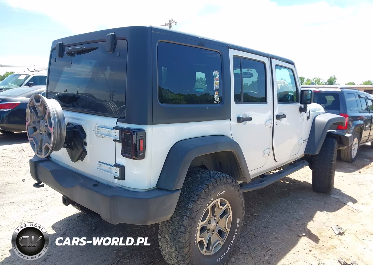 2016 Jeep Wrangler Unlimited Rubicon VIN:1C4BJWFG3GL158712 - 4