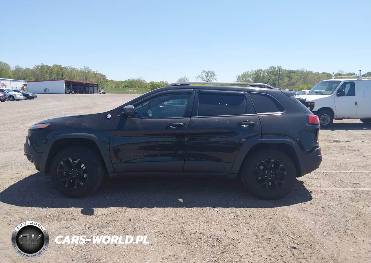 2015 Jeep Cherokee Trailhawk VIN:1C4PJMBS3FW633678 - 14