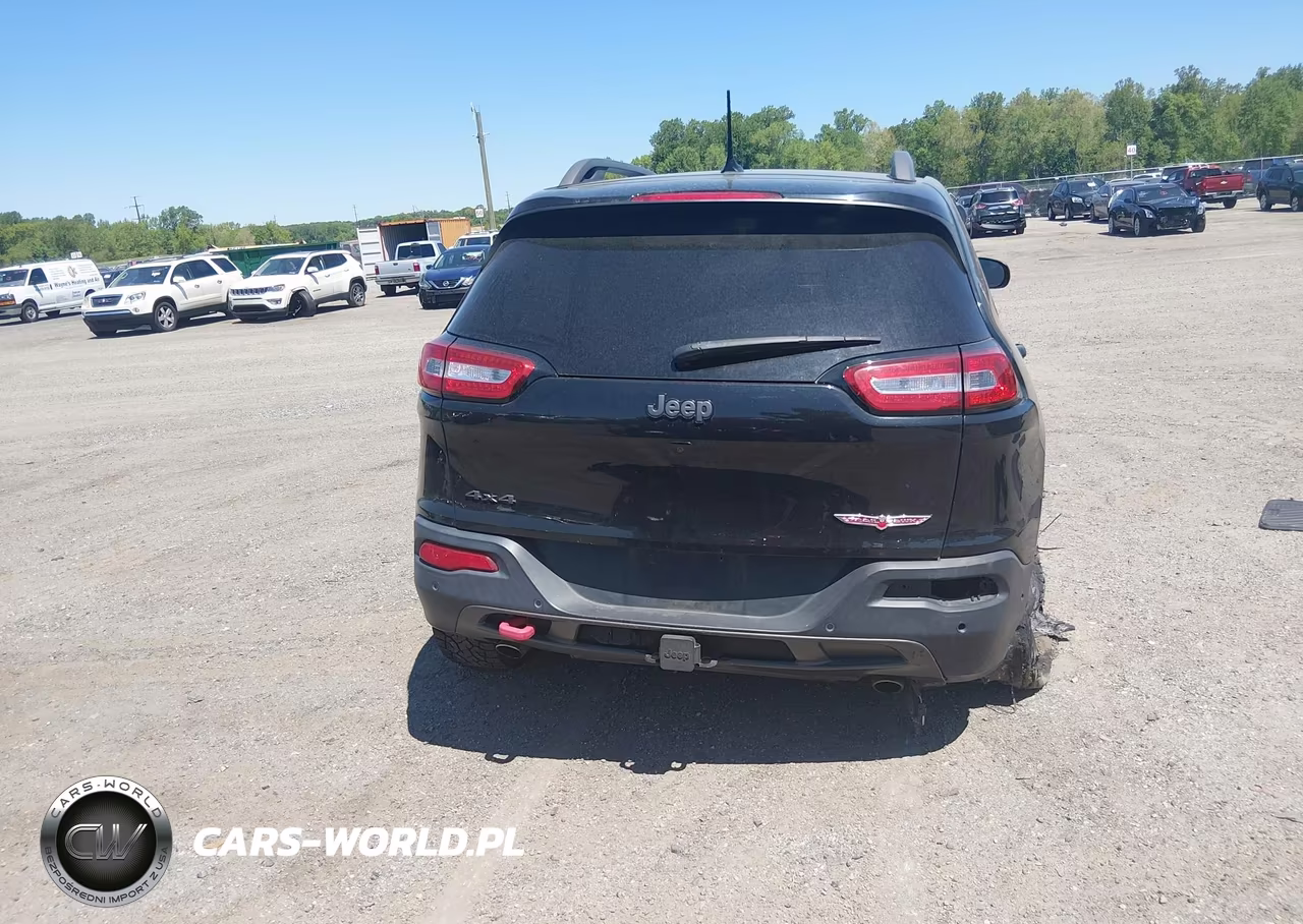 2015 Jeep Cherokee Trailhawk VIN:1C4PJMBS3FW633678 - 16