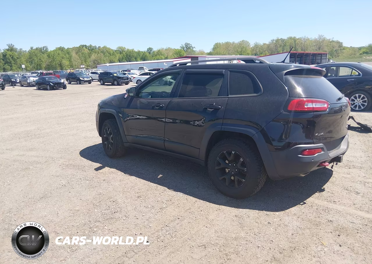 2015 Jeep Cherokee Trailhawk VIN:1C4PJMBS3FW633678 - 3