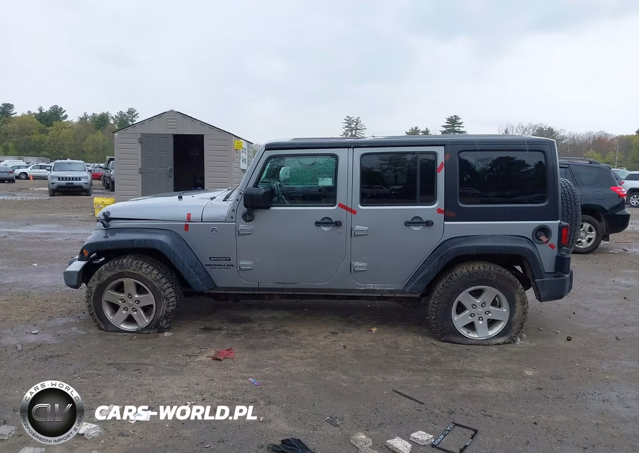 2016 Jeep Wrangler Unlimited Sport VIN:1C4BJWDG3GL127740 - 14