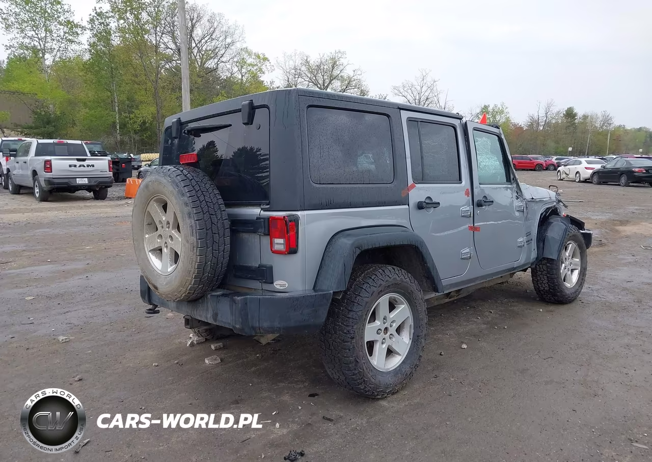 2016 Jeep Wrangler Unlimited Sport VIN:1C4BJWDG3GL127740 - 4