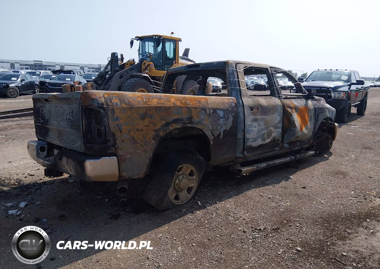 2014 Ram 2500 Tradesman VIN:3C6UR5CL0EG196056 - 4