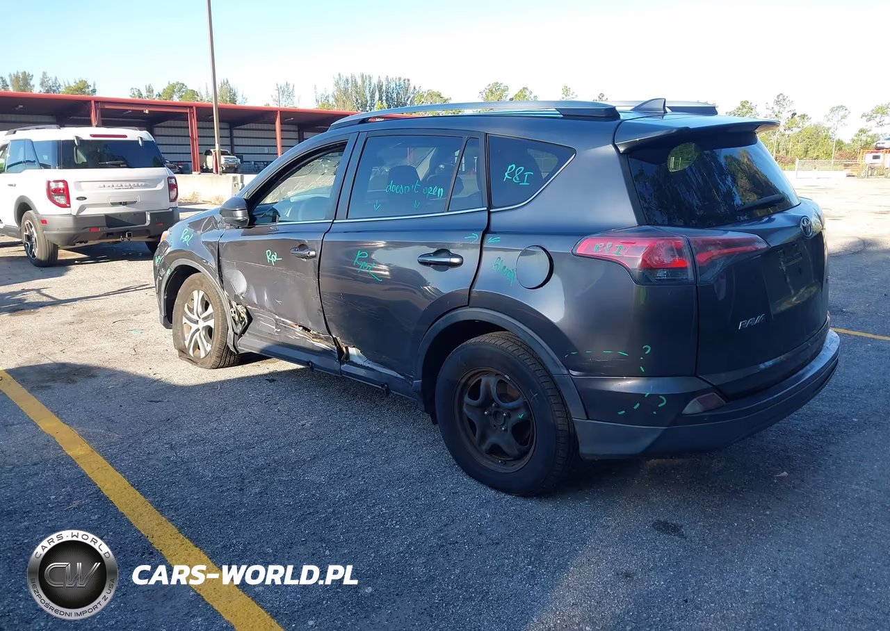2017 Toyota Rav4 Le VIN:JTMZFREV5HJ142347 - 3