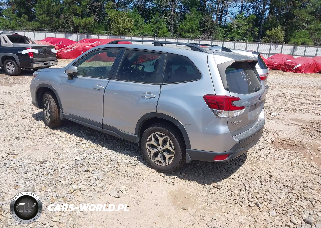2020 Subaru Forester Premium VIN:JF2SKAJC0LH528050 - 3