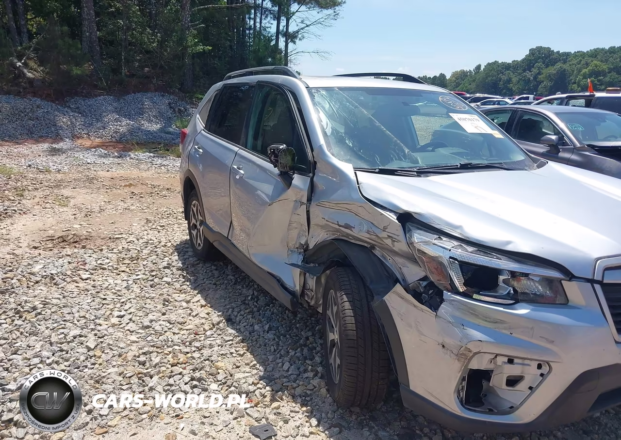 2020 Subaru Forester Premium VIN:JF2SKAJC0LH528050 - 6