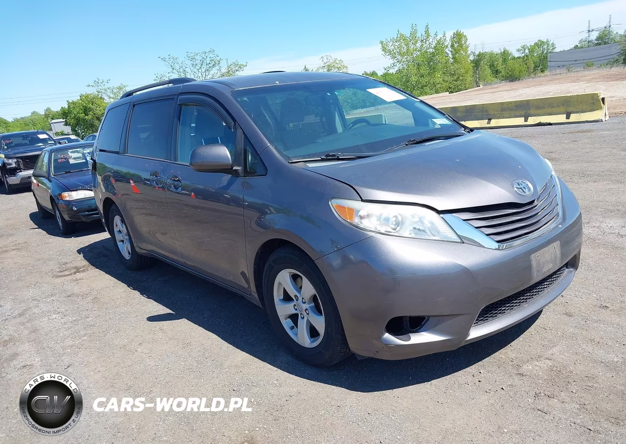 2015 Toyota Sienna Le 8 Passenger – zdjęcie 1 z 16