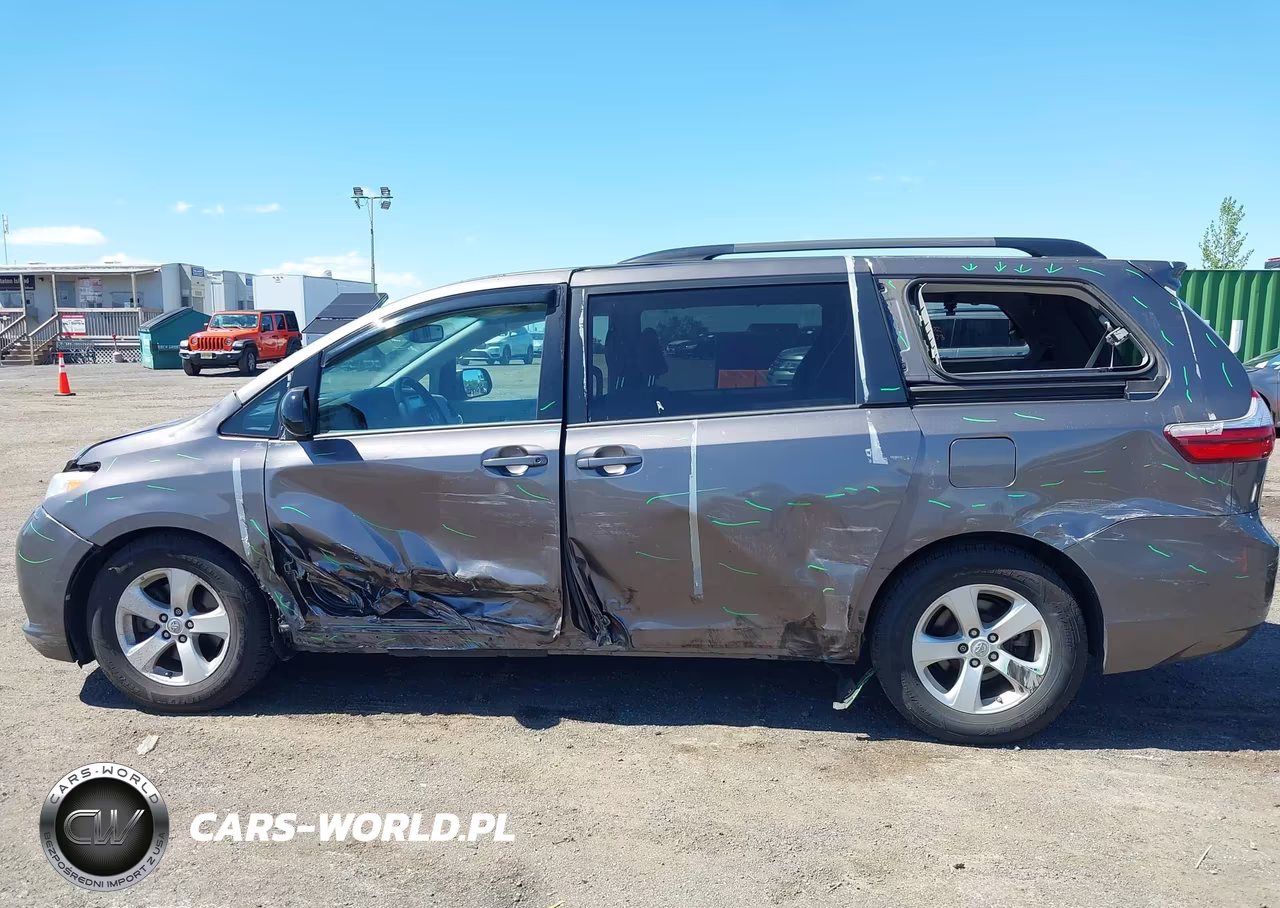 2015 Toyota Sienna Le 8 Passenger VIN:5TDKK3DC5FS684994 - 14