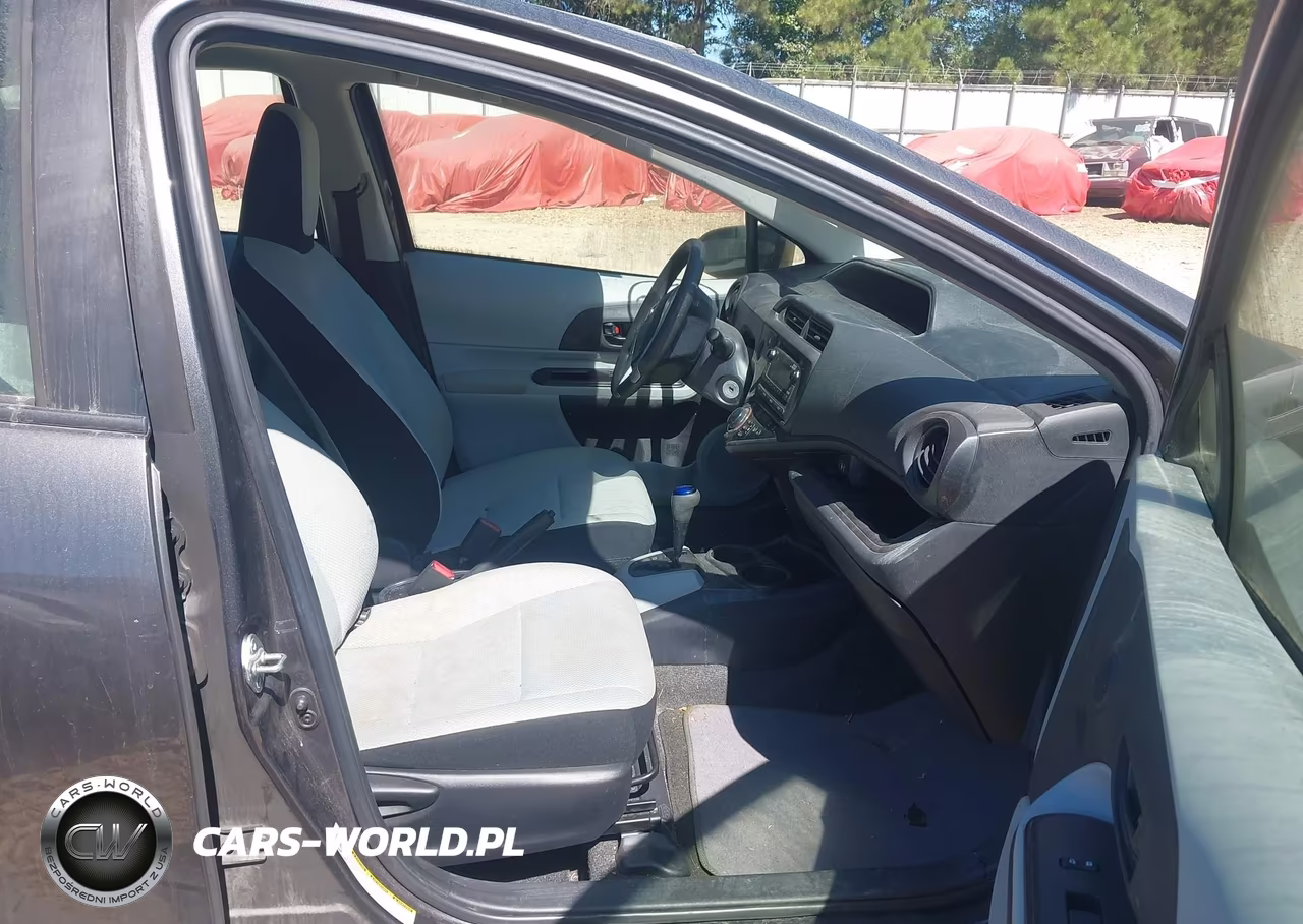 2013 Toyota Prius C One VIN:JTDKDTB32D1556431 - 5