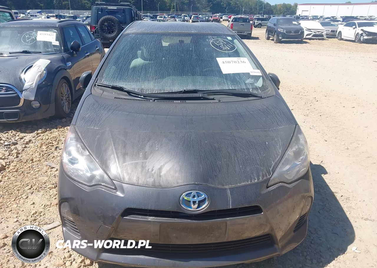 2013 Toyota Prius C One VIN:JTDKDTB32D1556431 - 6