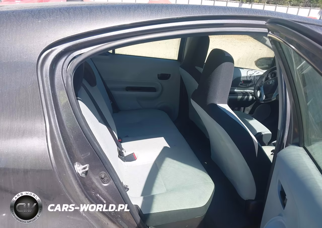 2013 Toyota Prius C One VIN:JTDKDTB32D1556431 - 8