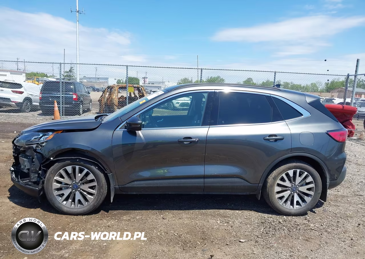 2020 Ford Escape Titanium VIN:1FMCU9J93LUA30914 - 15