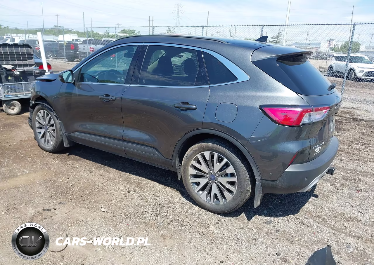 2020 Ford Escape Titanium VIN:1FMCU9J93LUA30914 - 3
