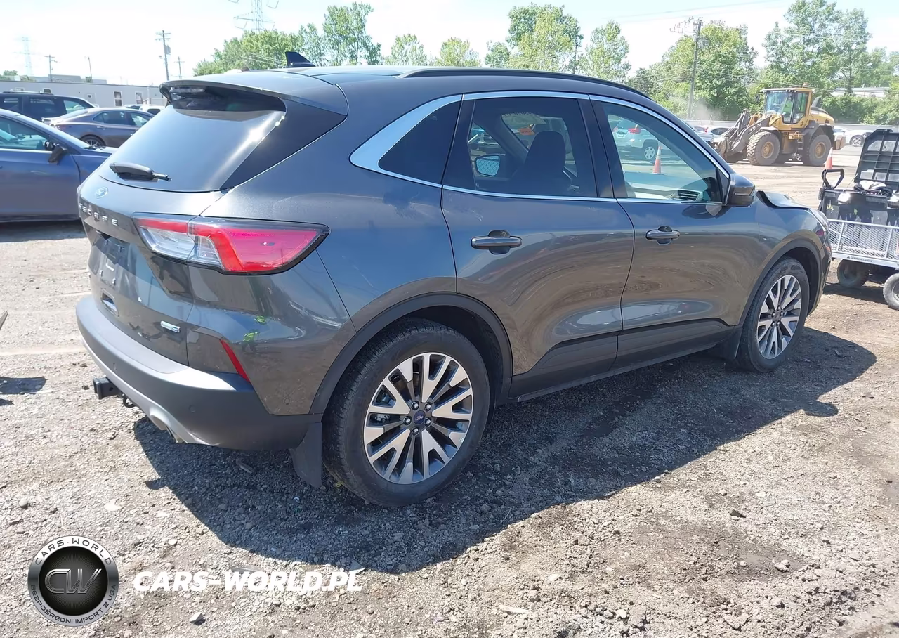 2020 Ford Escape Titanium VIN:1FMCU9J93LUA30914 - 4