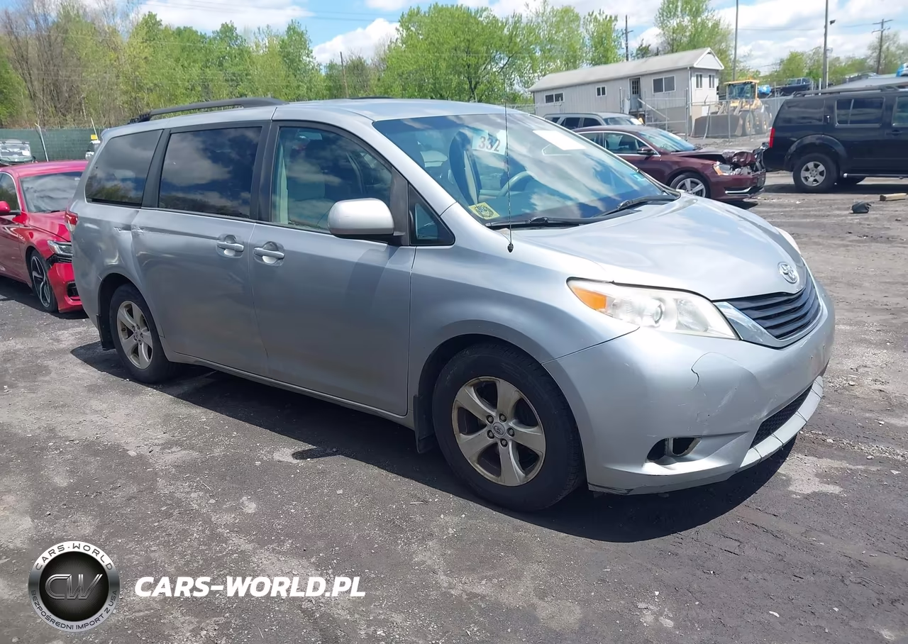Główne zdjęcie 2012 Toyota Sienna Le V6 8 Passenger
