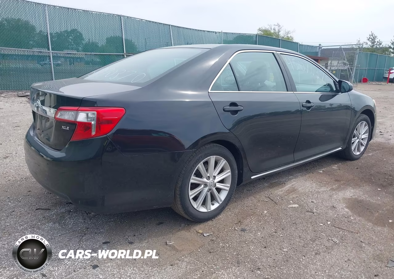 2013 Toyota Camry Xle VIN:4T4BF1FK1DR319588 - 4