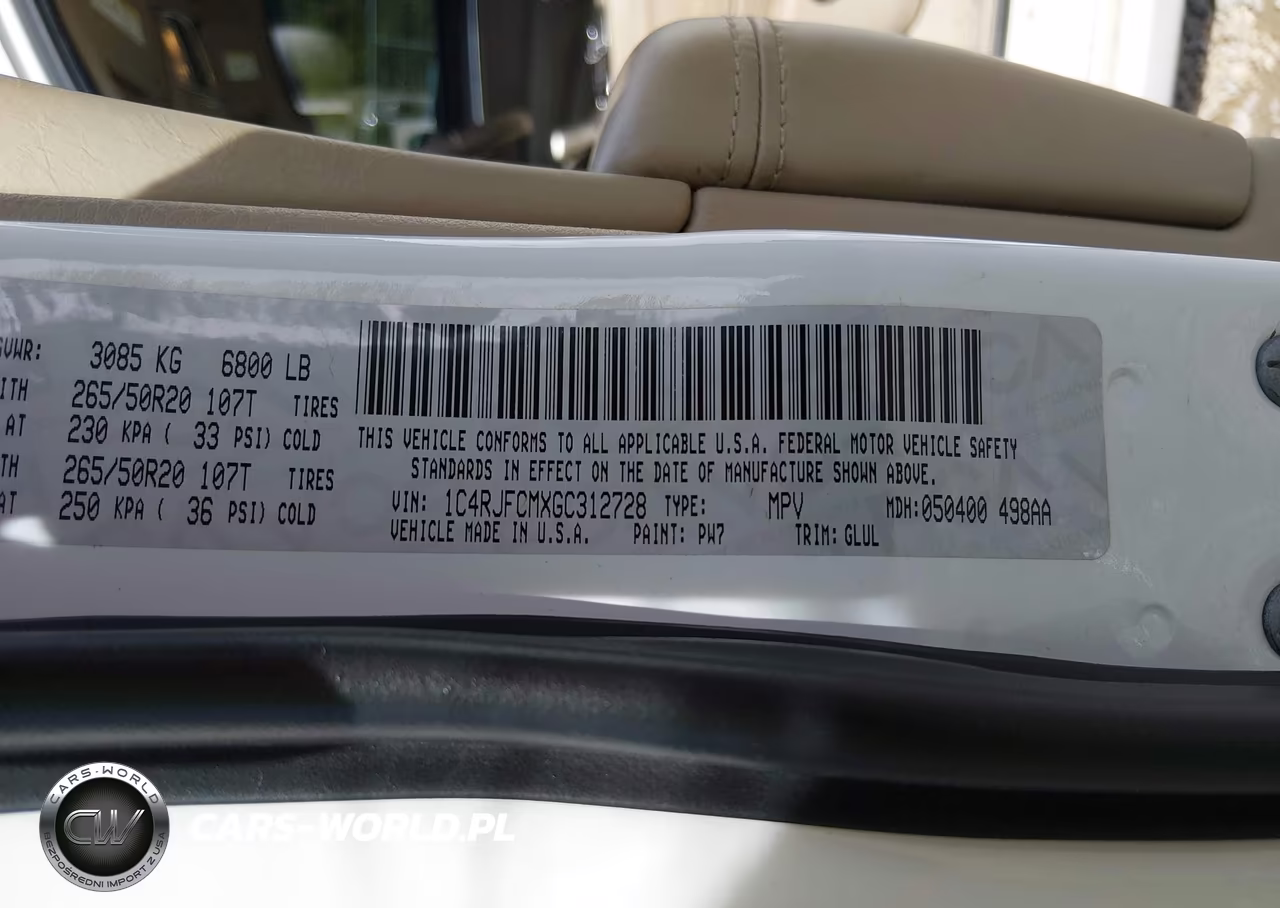 2016 Jeep Grand Cherokee Overland VIN:1C4RJFCMXGC312728 - 9