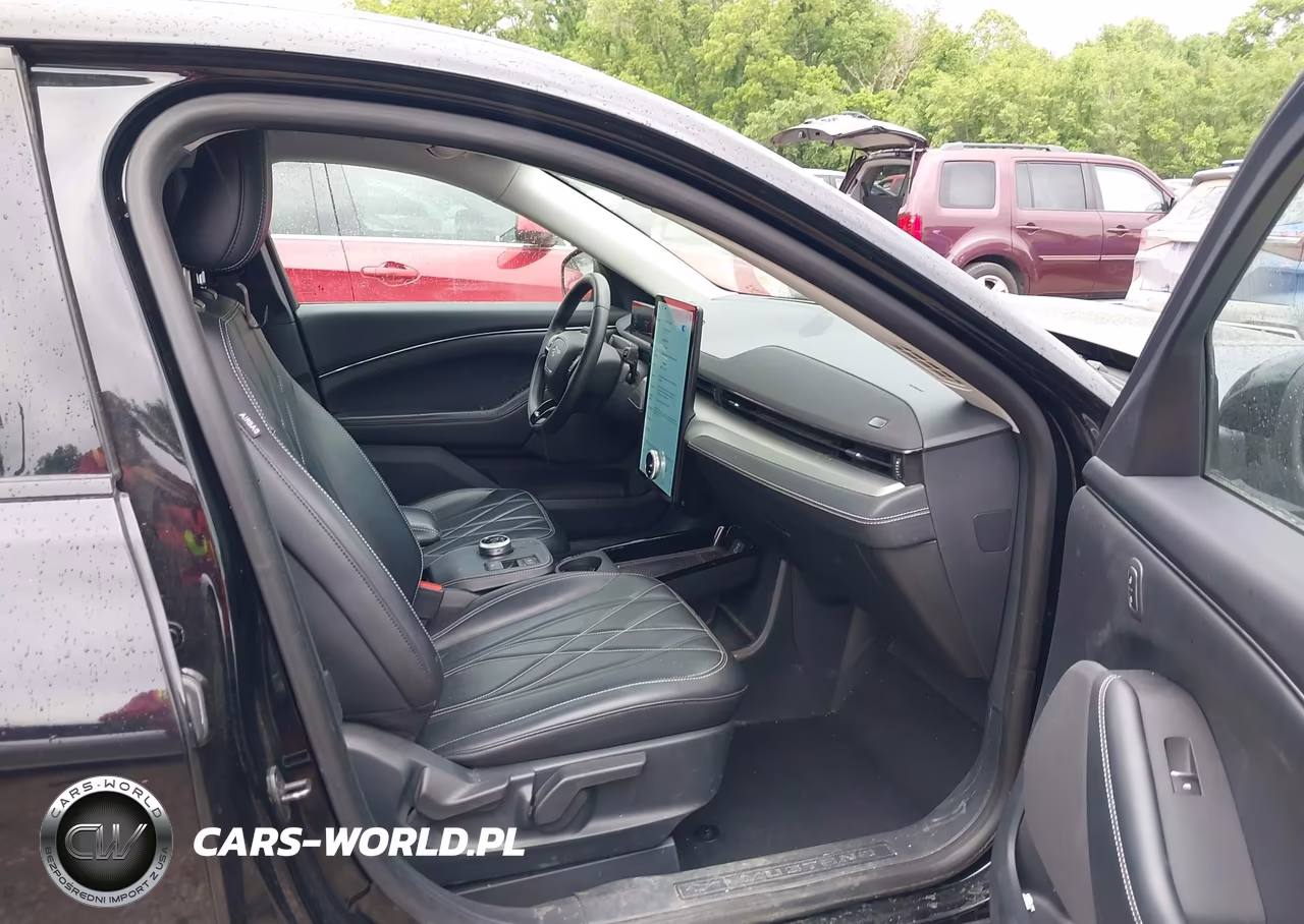 2021 Ford Mustang Mach-E Select VIN:3FMTK1RM2MMA04486 - 5