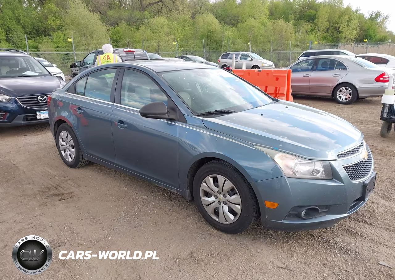2012 Chevrolet Cruze Ls – zdjęcie 1 z 15