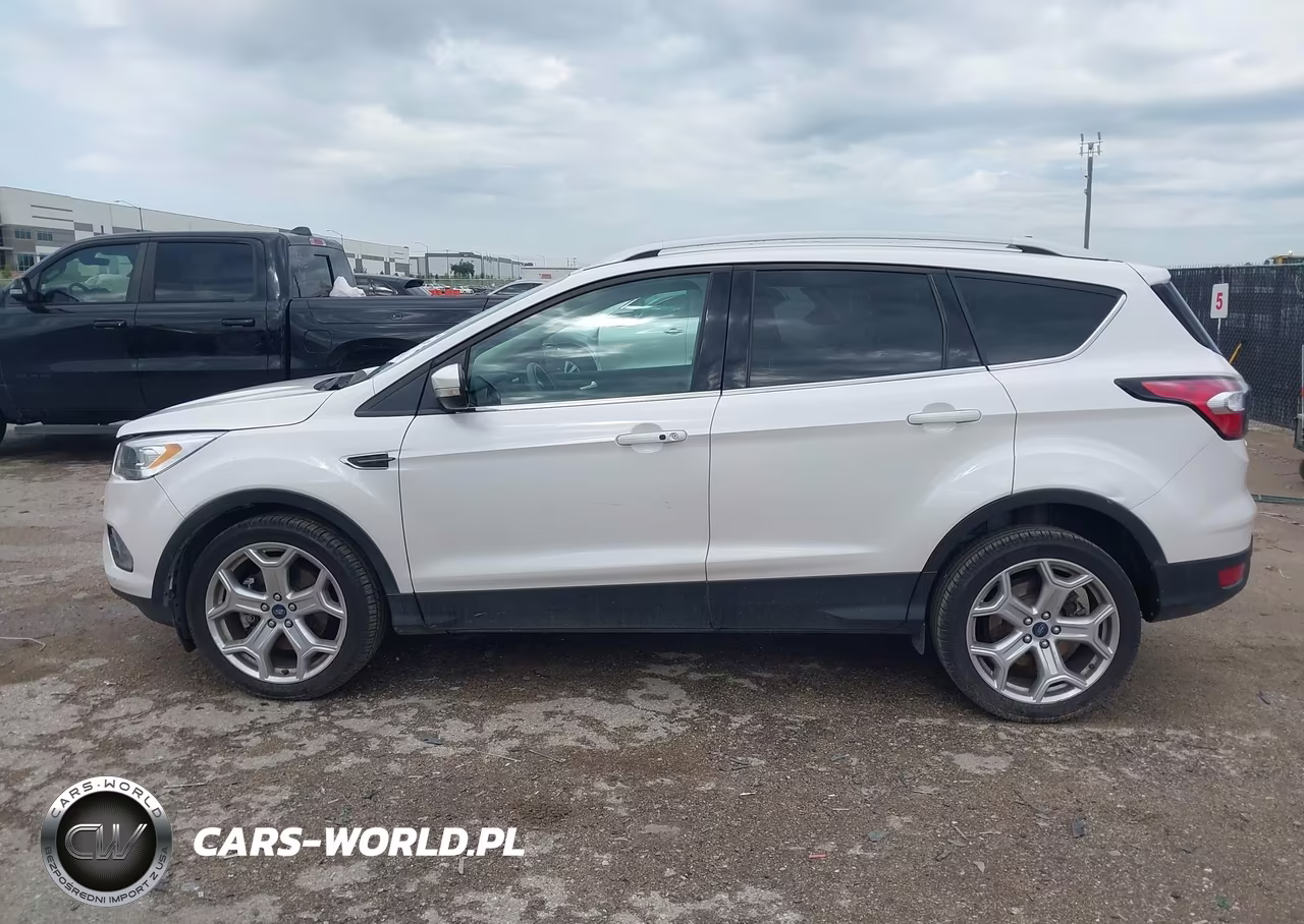 2018 Ford Escape Titanium VIN:1FMCU0J96JUD20394 - 15