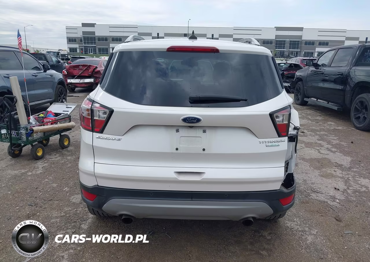 2018 Ford Escape Titanium VIN:1FMCU0J96JUD20394 - 17