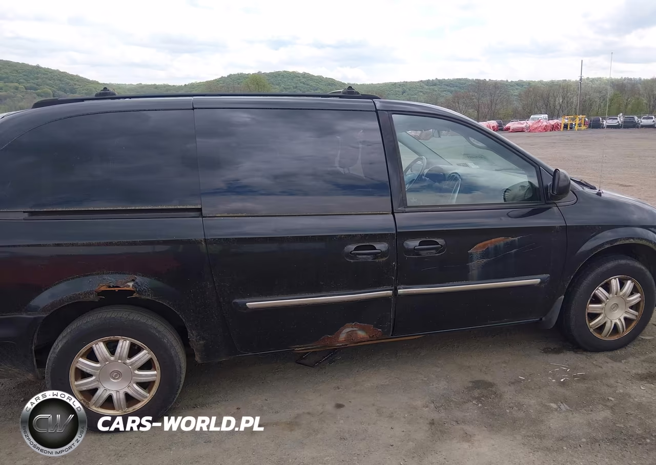 2005 Chrysler Town & Country Touring VIN:2C4GP54L15R501844 - 6