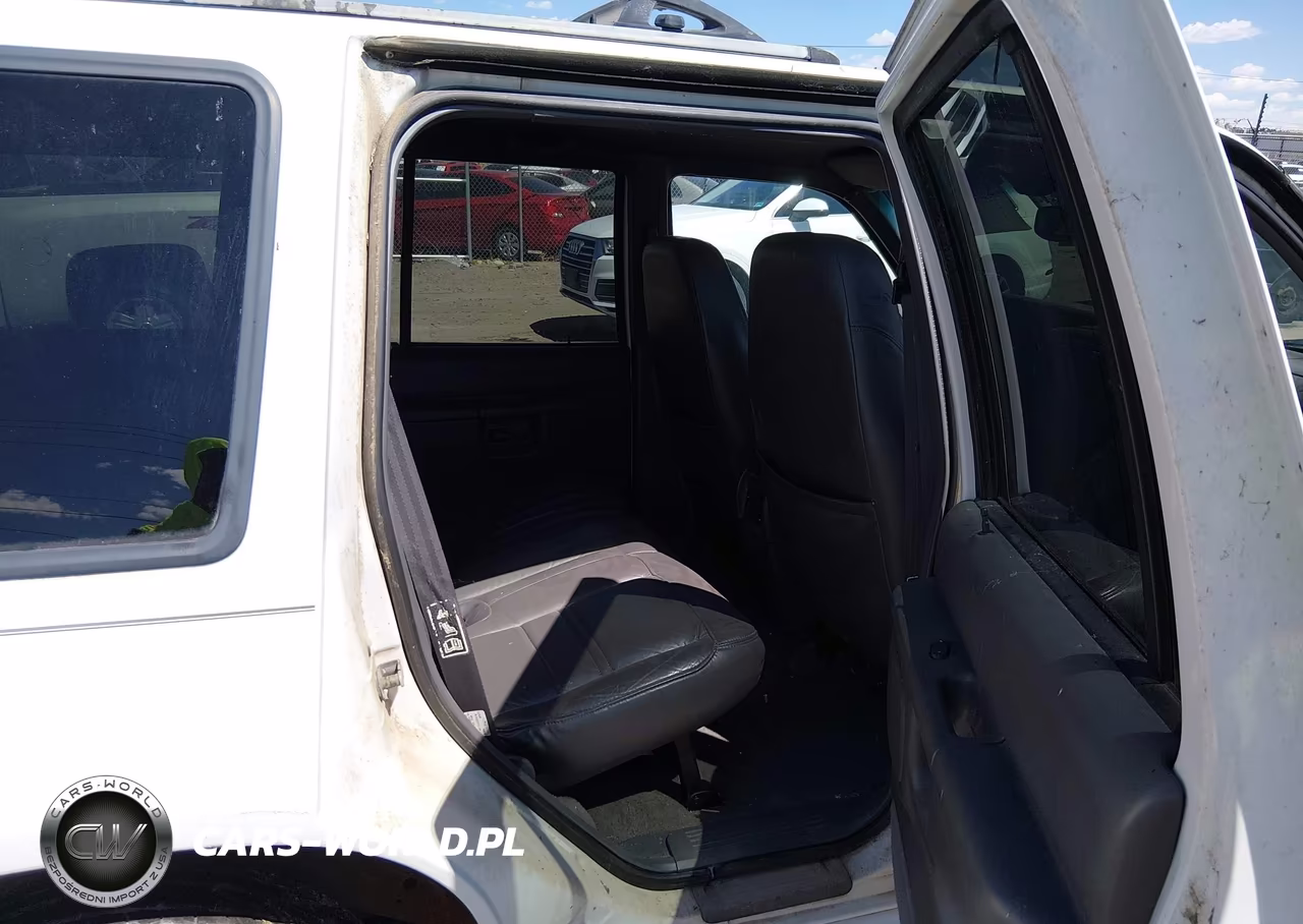 1999 Ford Explorer Eddie Bauer-Limited-Xlt VIN:1FMDU34E6XZA45555 - 8