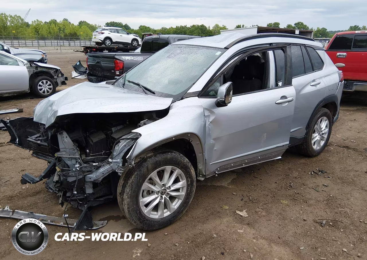 2022 Toyota Corolla Cross Le VIN:7MUCAABG2NV008993 - 2