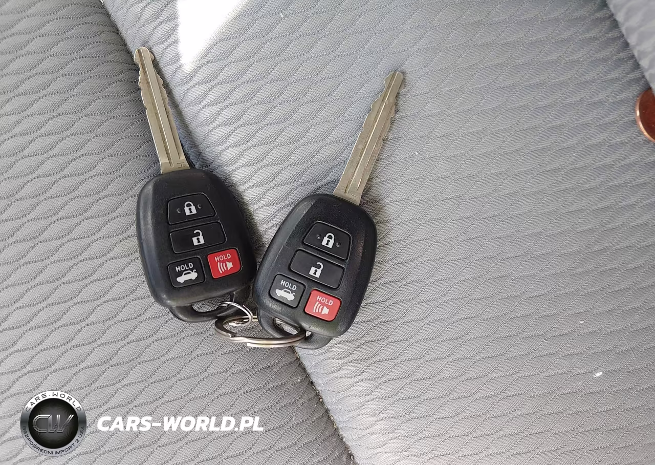2016 Toyota Corolla Le VIN:5YFBURHE3GP521702 - 11