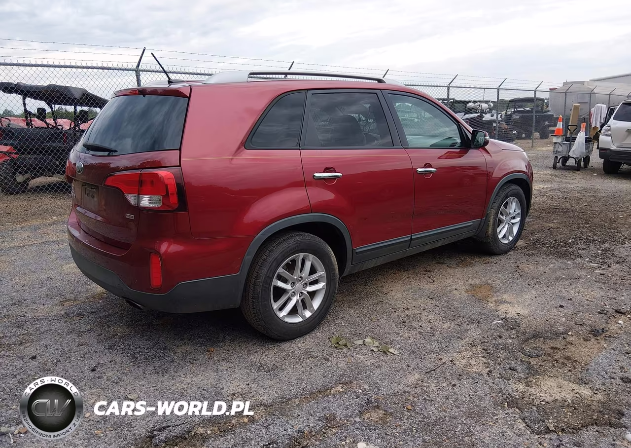 2014 Kia Sorento Lx VIN:5XYKT4A60EG437329 - 4