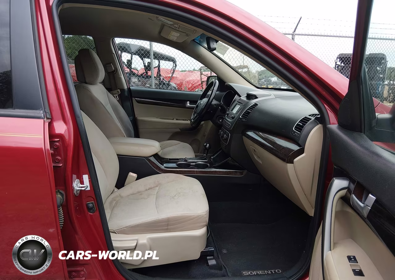 2014 Kia Sorento Lx VIN:5XYKT4A60EG437329 - 5